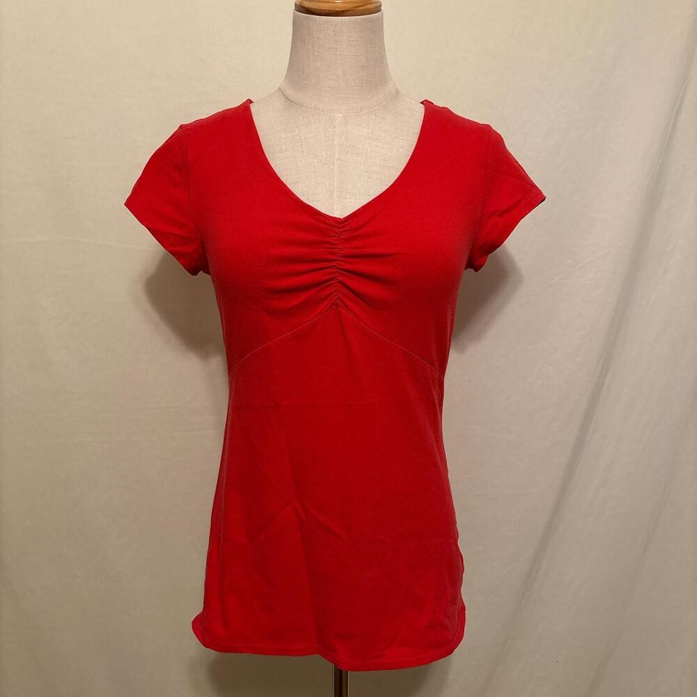 basic short sleeve top